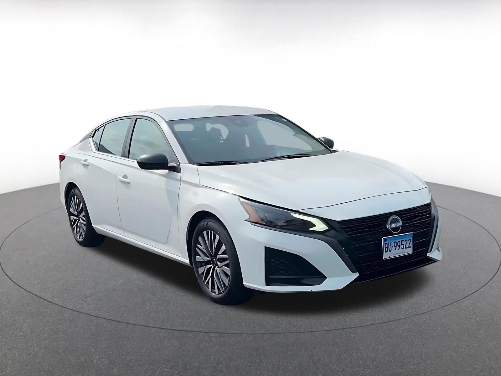 Used 2026 Nissan Altima 2.5 SV FWD image 3