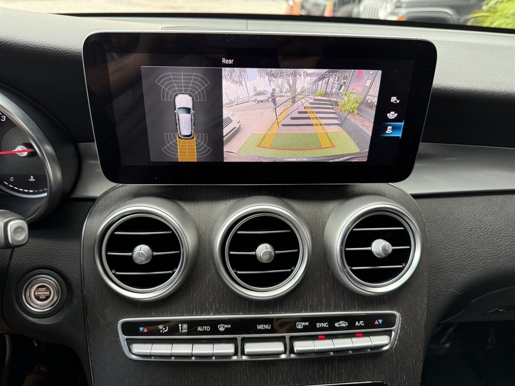 Used 2021 Mercedes-Benz GLC 300 image 27