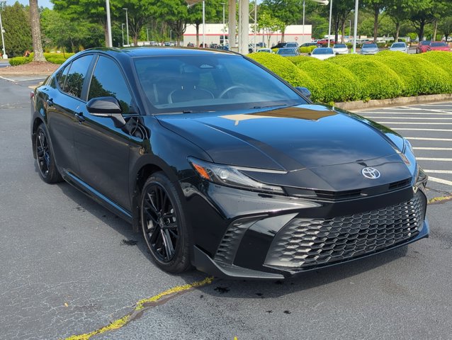 Used 2025 Toyota Camry SE FWD image 3