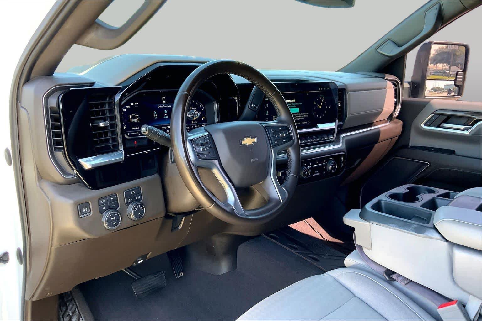 Used 2024 Chevrolet Silverado 2500 LT w/ LPO, Dark Essentials Package AWD/4WD image 17
