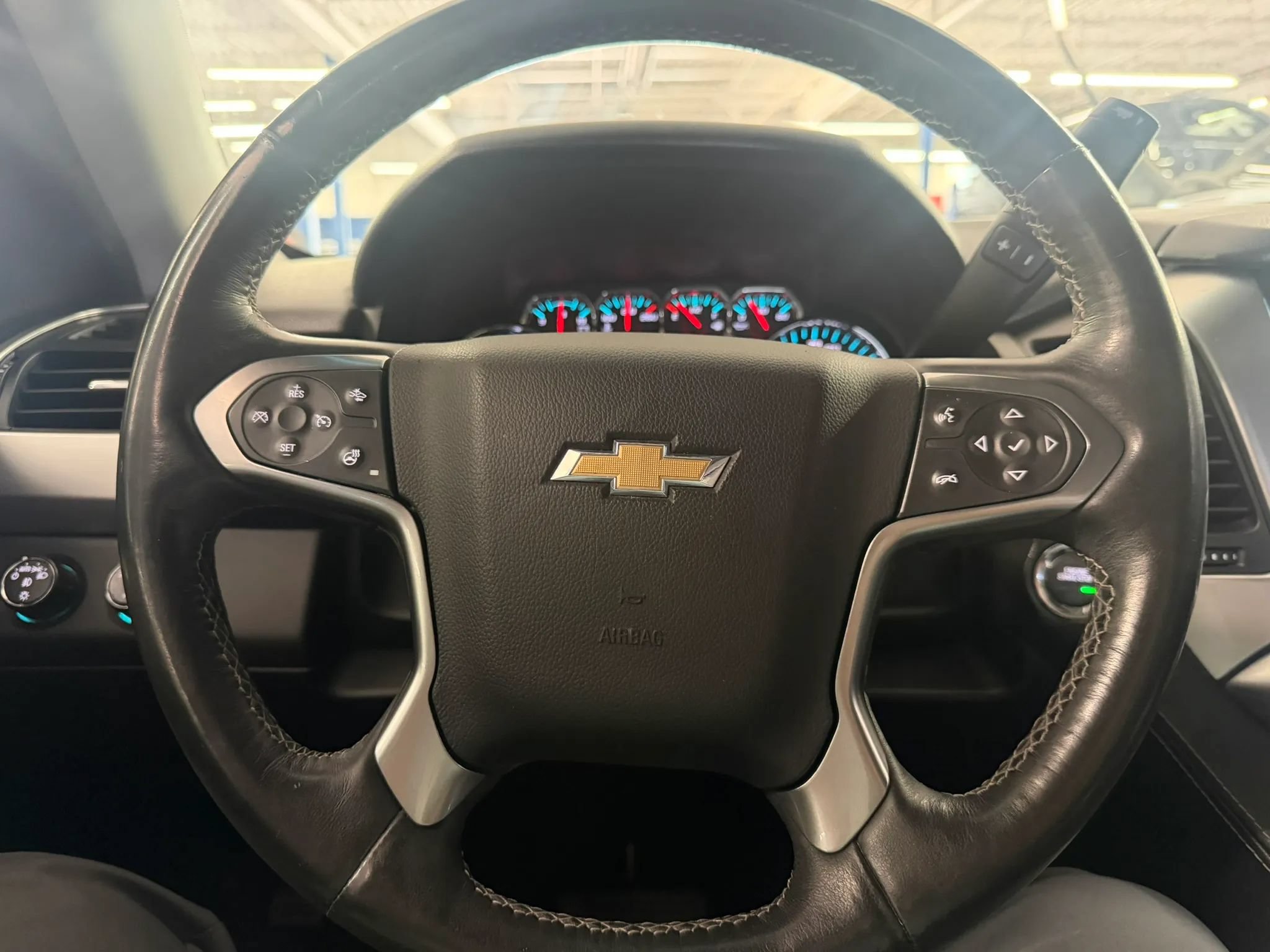 Used 2017 Chevrolet Tahoe LT w/ LT Signature Package AWD/4WD image 10