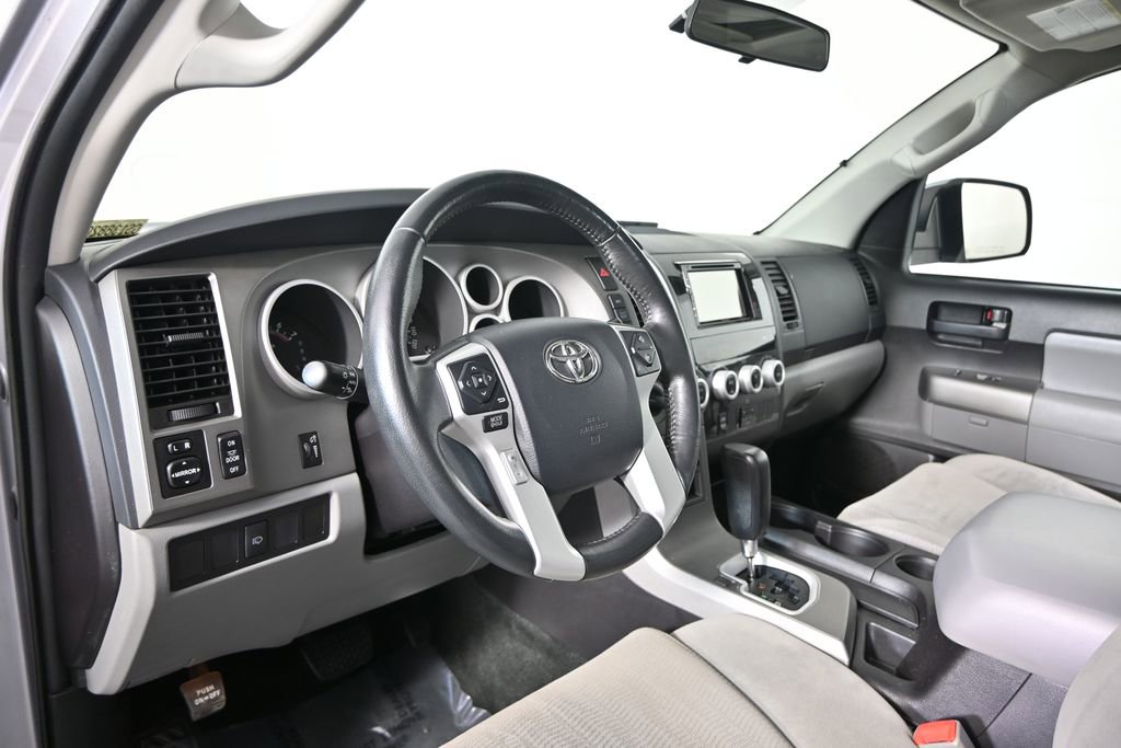 Used 2016 Toyota Sequoia SR5 AWD/4WD image 23