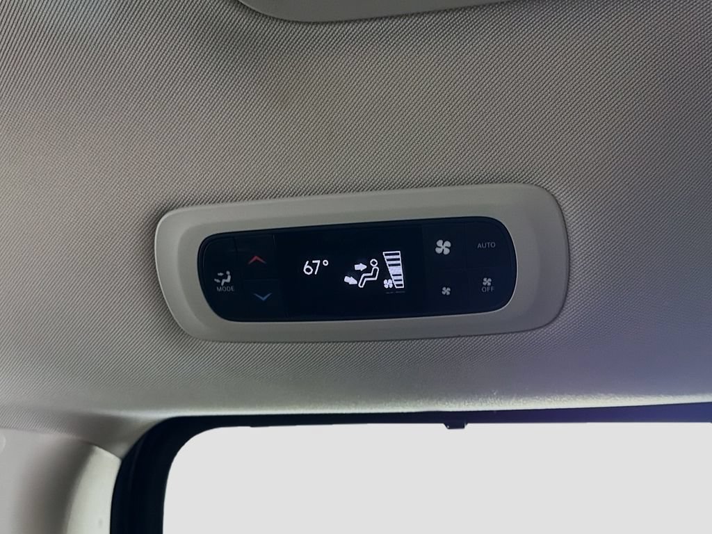 Used 2022 Chrysler Pacifica Touring-L FWD image 25