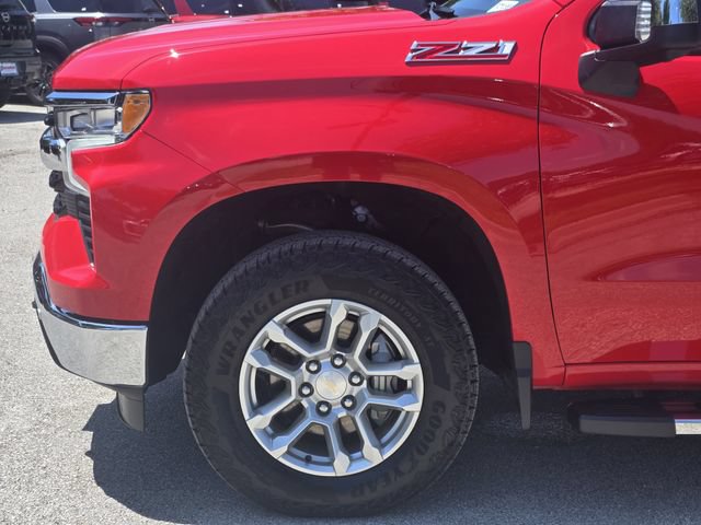 Used 2025 Chevrolet Silverado 1500 LT AWD/4WD image 7