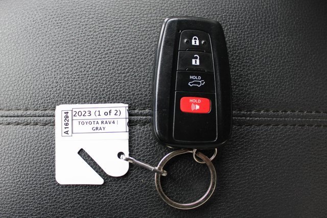 Used 2023 Toyota RAV4 XLE Premium image 32