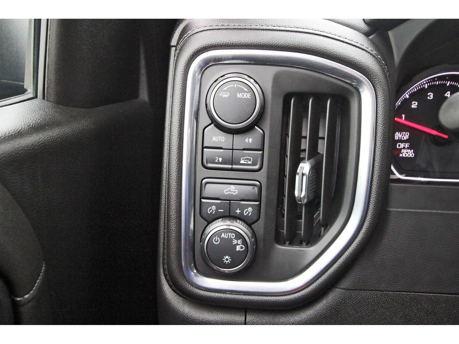 Used 2021 Chevrolet Silverado 1500 LT image 22