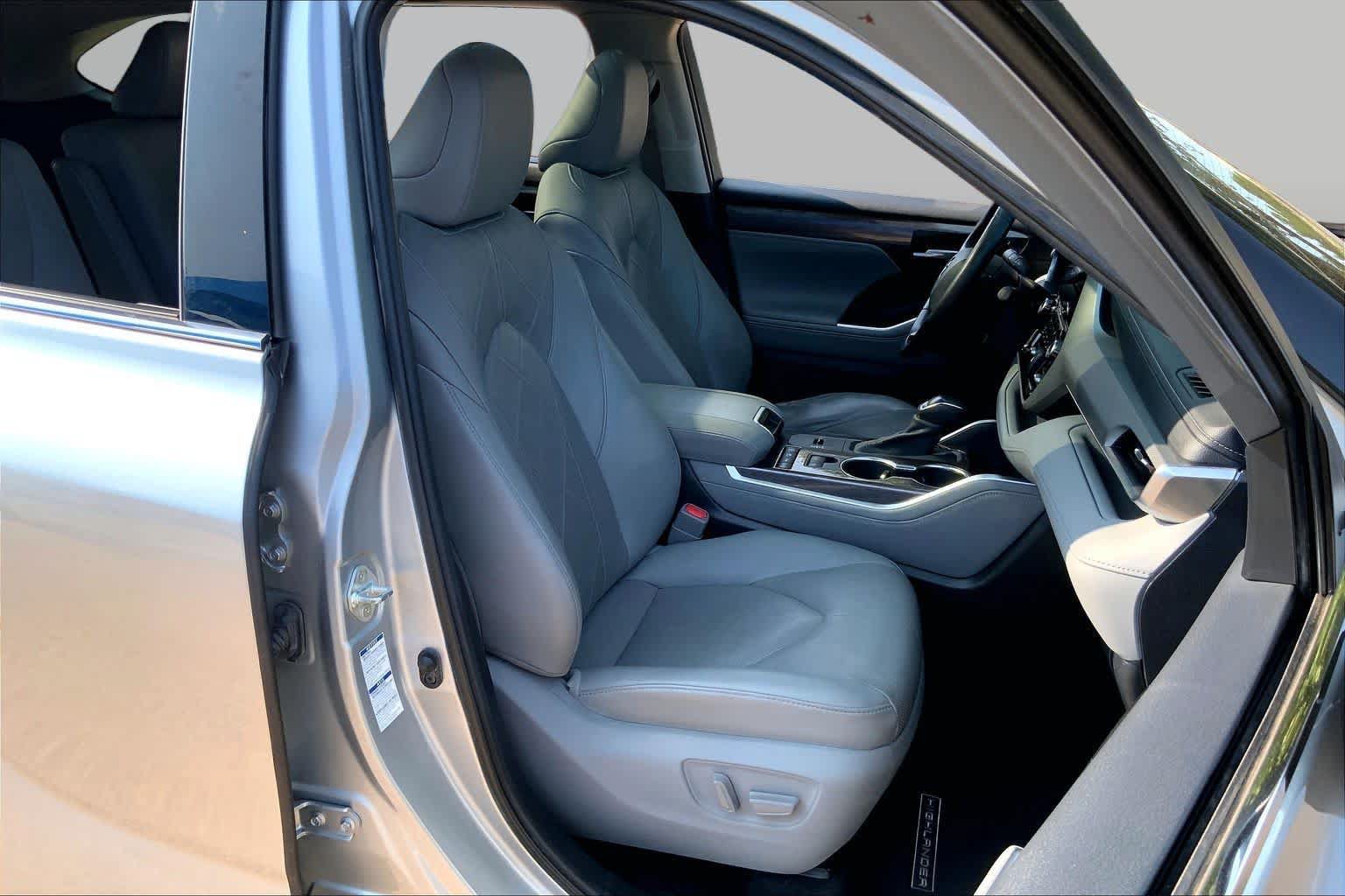 Used 2020 Toyota Highlander Platinum AWD/4WD image 22