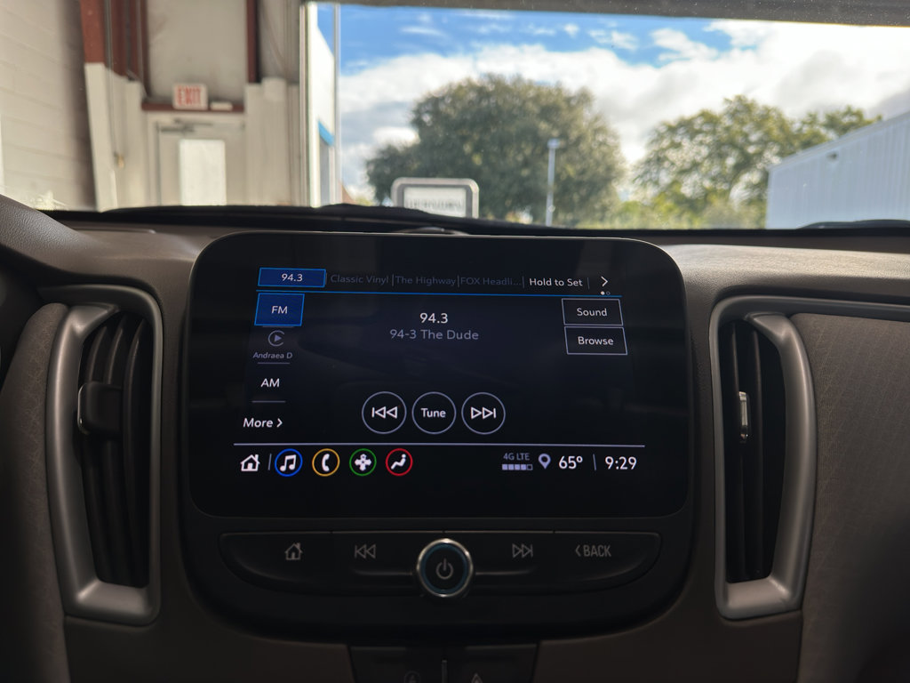 Used 2024 Chevrolet Malibu LT image 25