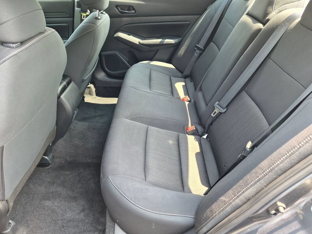 Used 2025 Nissan Altima 2.5 SV FWD image 29