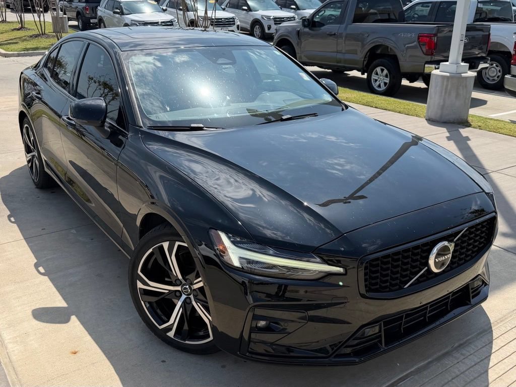 Used 2023 Volvo S60 B5 Plus AWD/4WD image 3