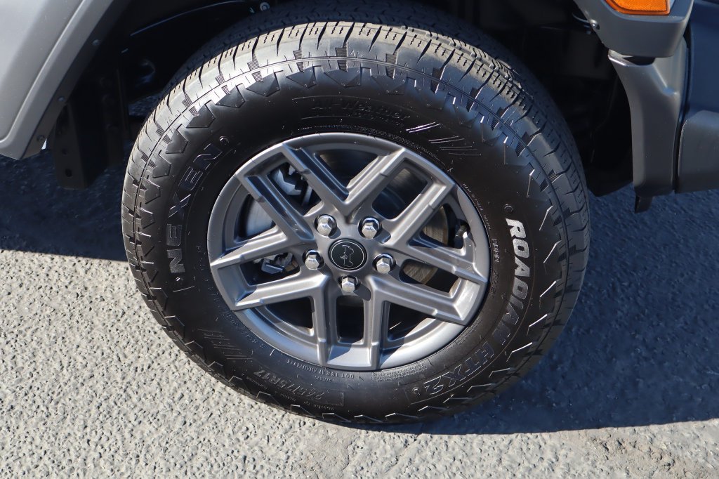 Used 2025 Jeep Wrangler Unlimited Sport AWD/4WD image 10