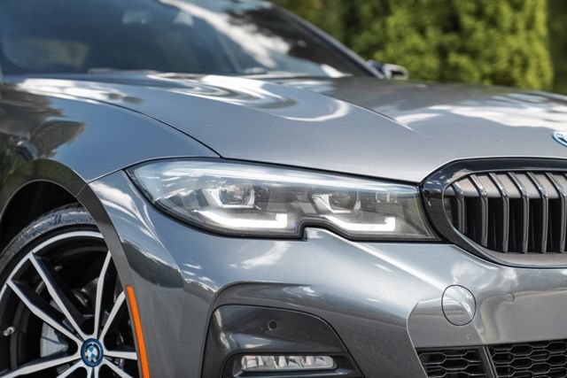 Used 2022 BMW 330e w/ M Sport Package RWD image 8