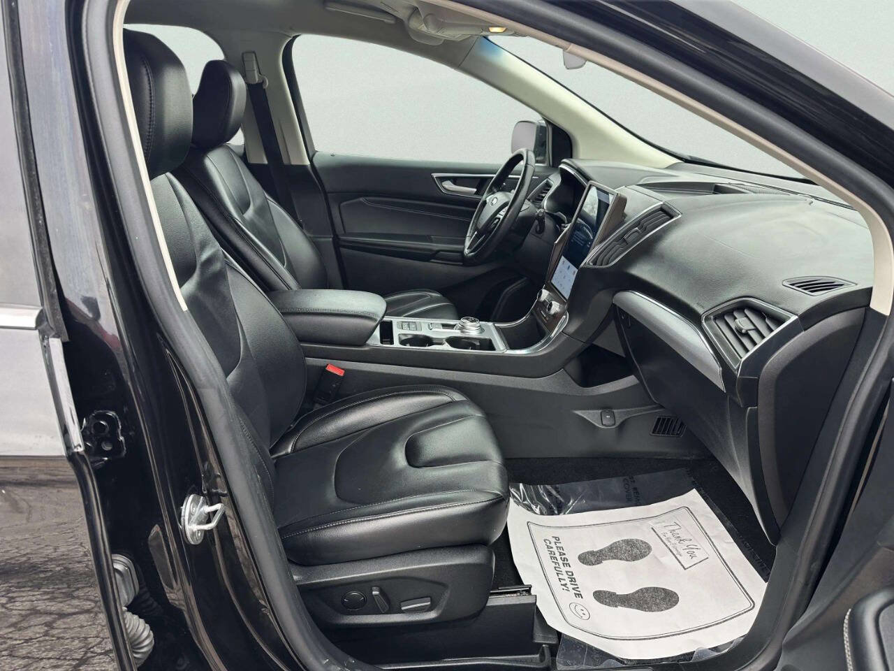 Used 2021 Ford Edge Titanium AWD/4WD image 18