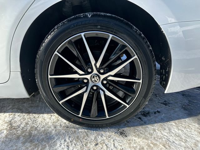 Used 2024 Toyota Camry SE FWD image 13