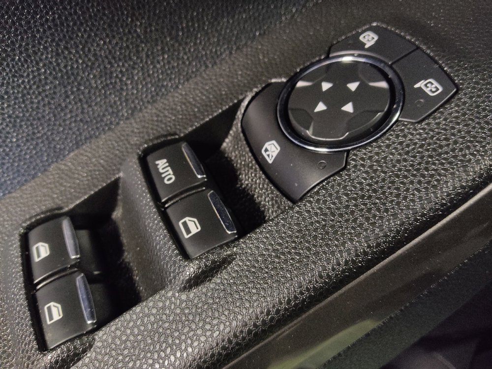 Used 2021 Ford EcoSport SE image 27