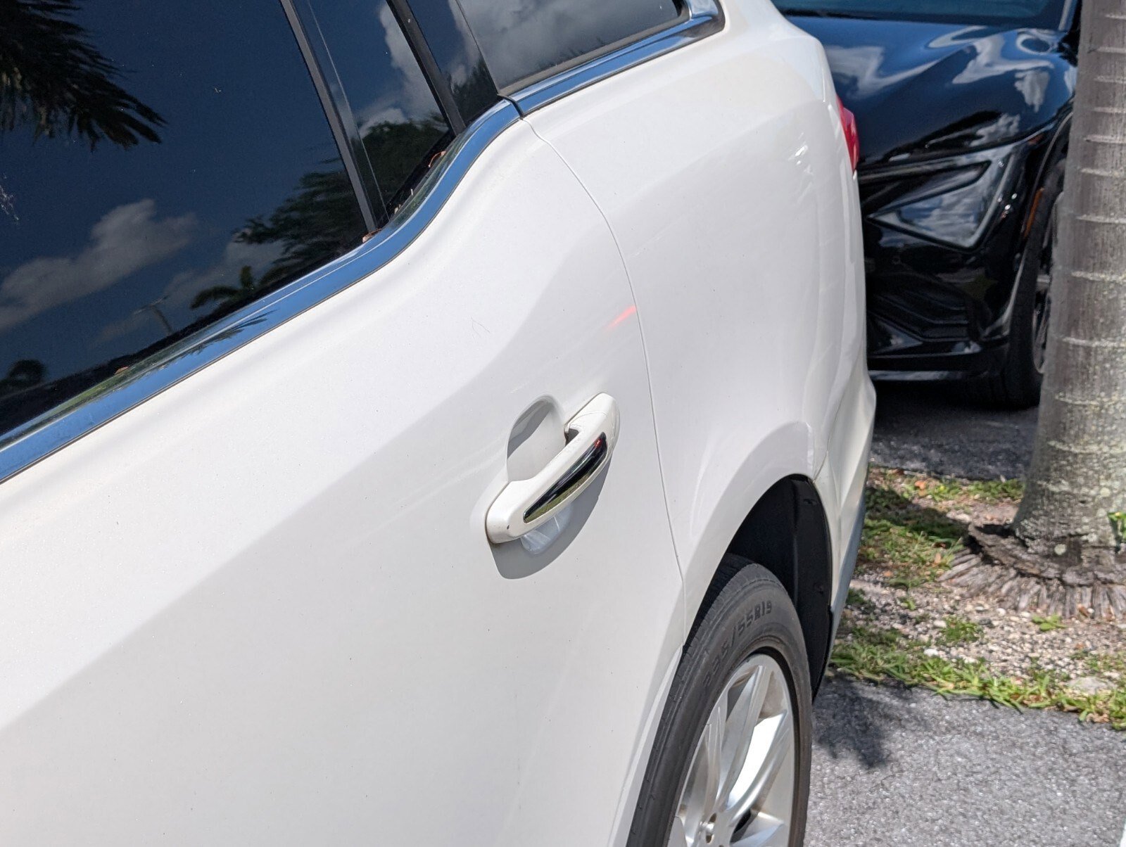 Used 2013 Lincoln MKT FWD image 9