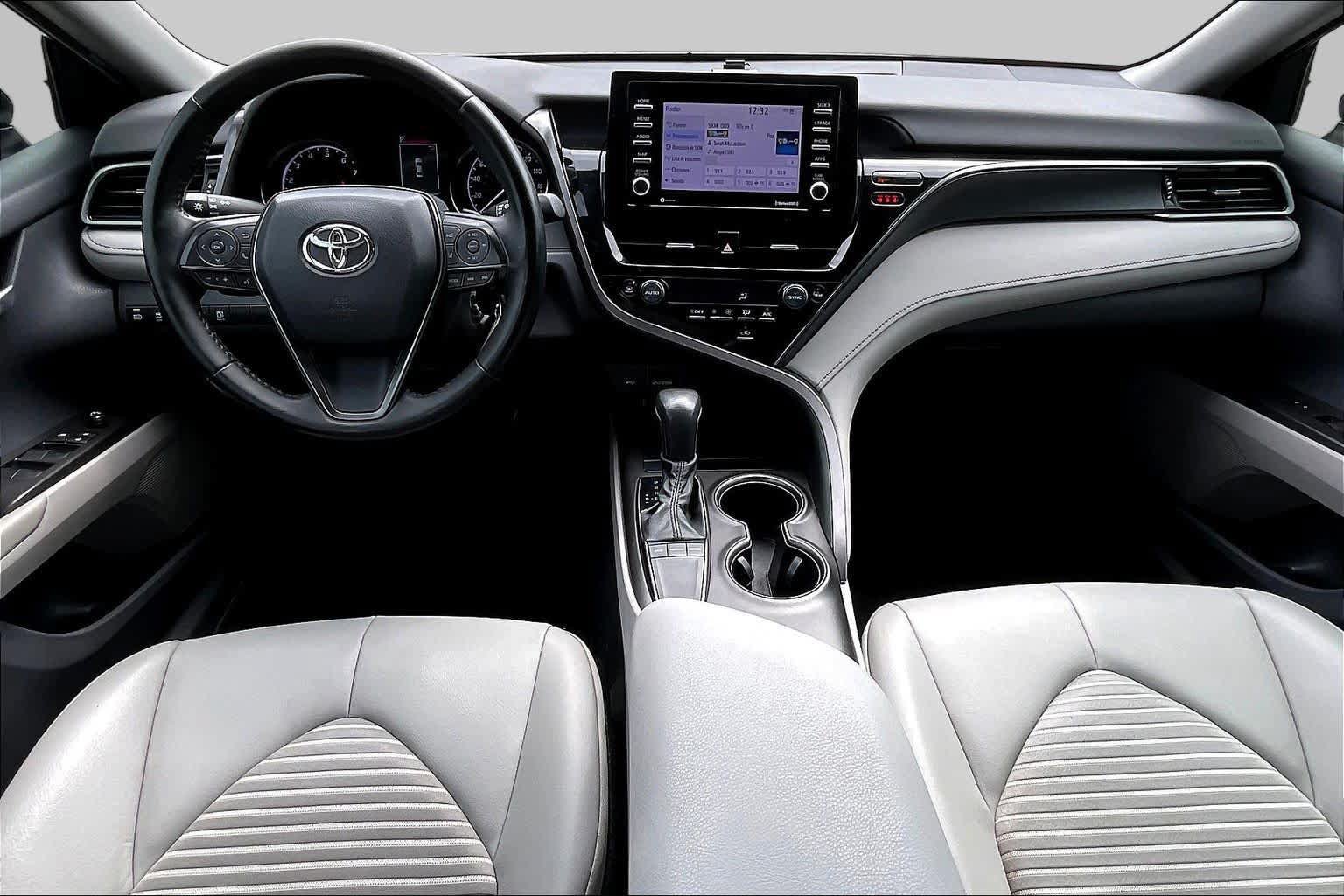 Used 2023 Toyota Camry SE FWD image 15