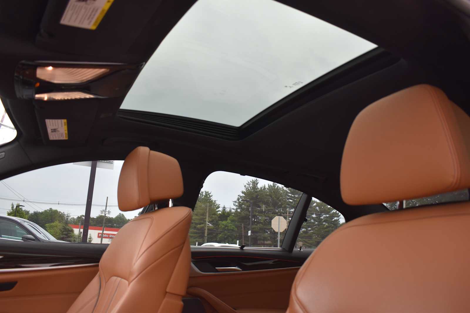 Used 2023 BMW M550i xDrive w/ Executive Package AWD/4WD image 12