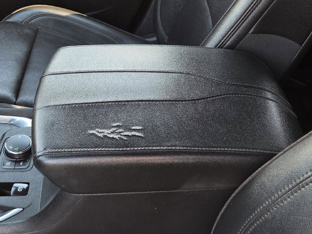 Used 2023 Chevrolet Traverse High Country FWD image 41