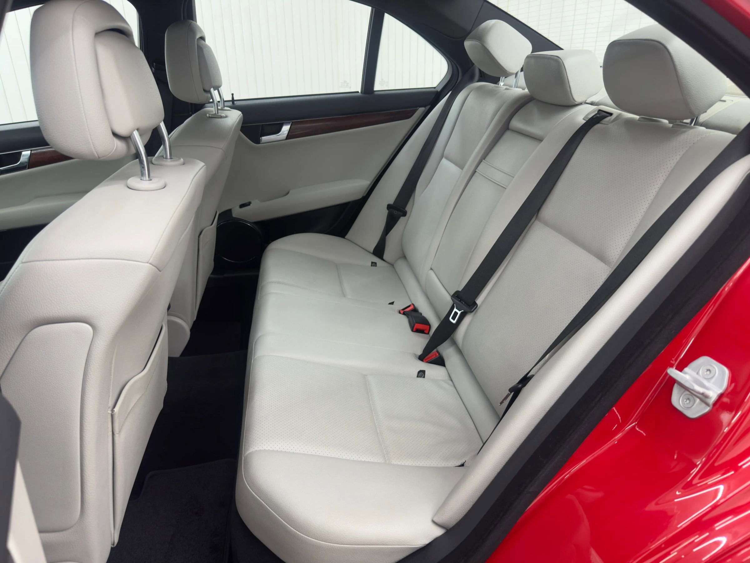 Used 2011 Mercedes-Benz C 300 4MATIC Sedan image 14