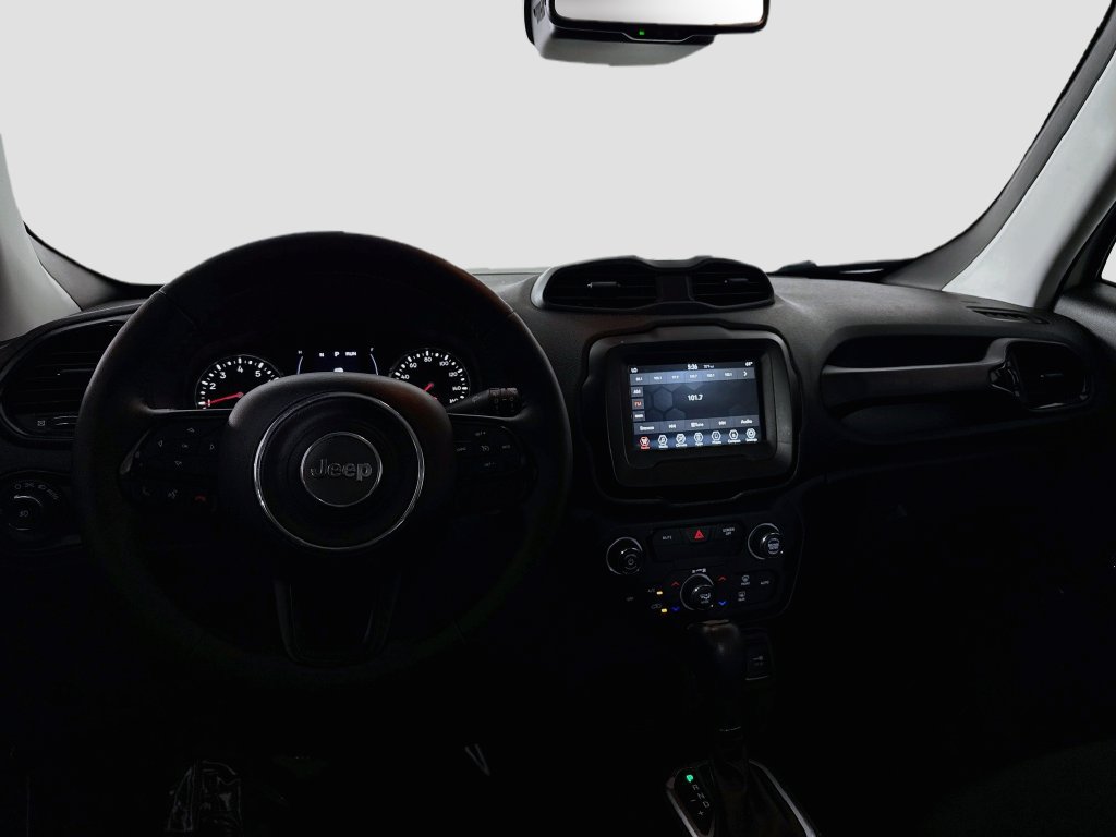 Used 2018 Jeep Renegade Altitude w/ Popular Equipment Group FWD image 16