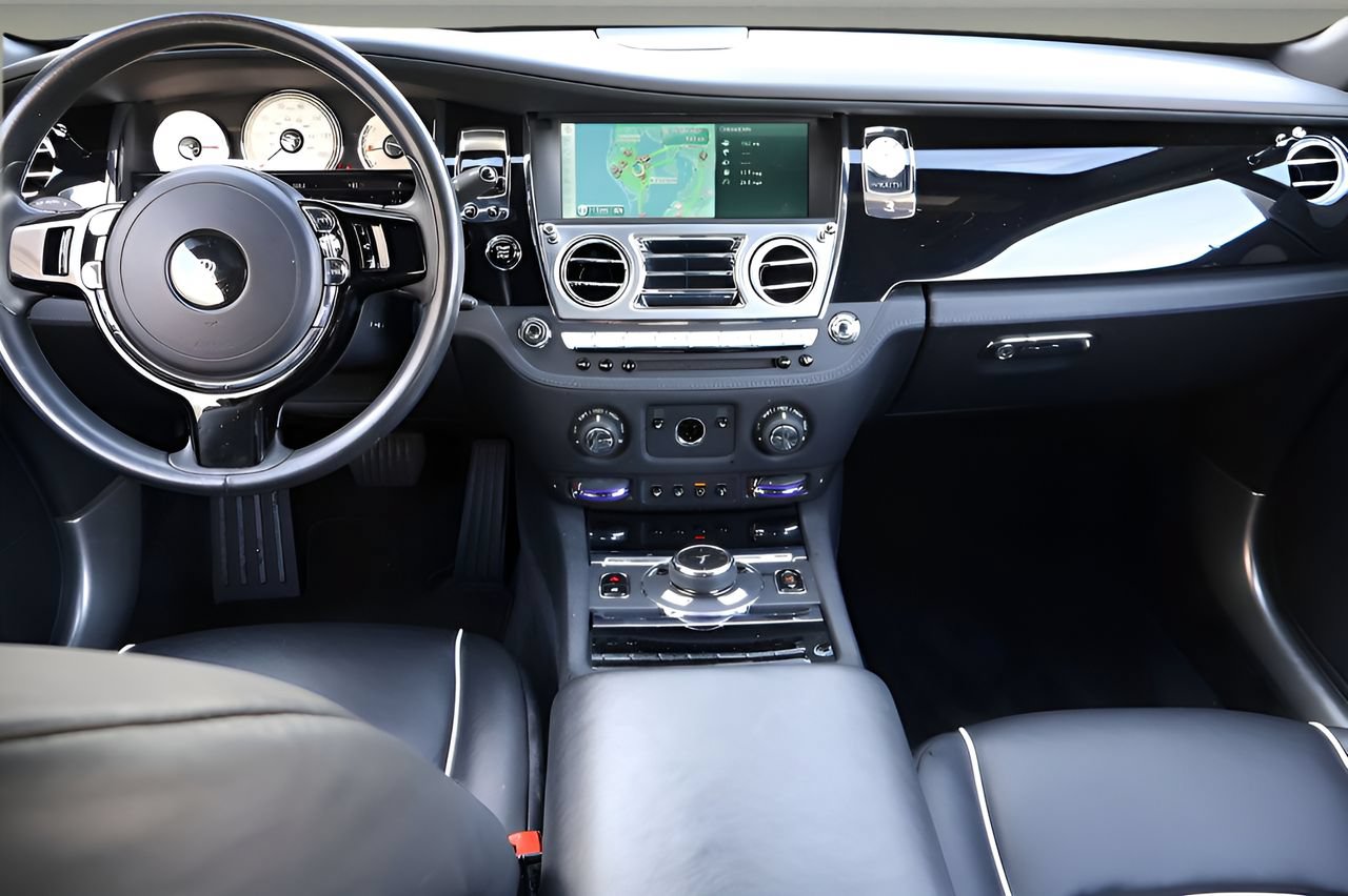 Certified 2017 Rolls-Royce Wraith RWD image 4
