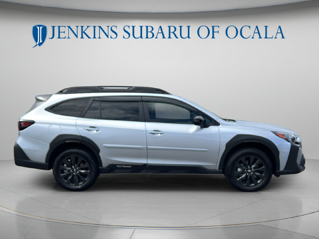 Used 2025 Subaru Outback Onyx Edition w/ Tech Package 3 AWD/4WD image 2