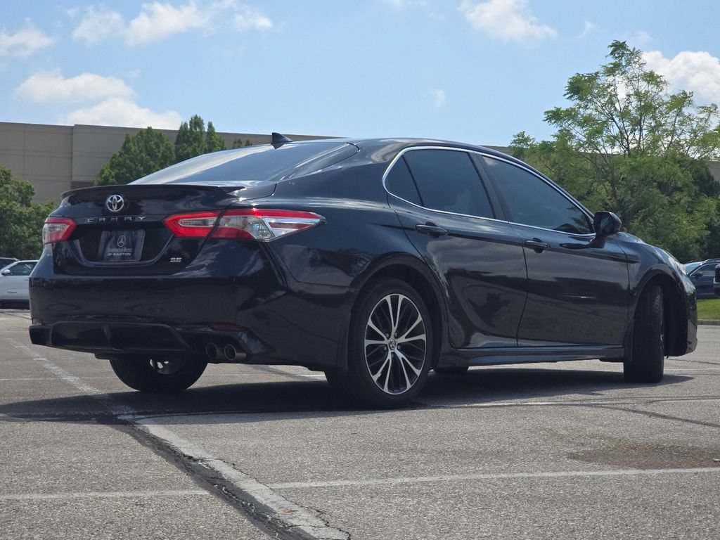 Used 2020 Toyota Camry SE FWD image 12