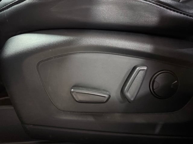 Used 2021 Ford Explorer XLT w/ Equipment Group 202A RWD image 31
