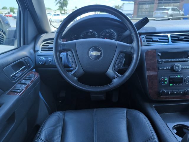 Used 2010 Chevrolet Avalanche LT RWD video 2