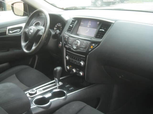 Used 2017 Nissan Pathfinder SV w/ SV Cold Weather Package image 23