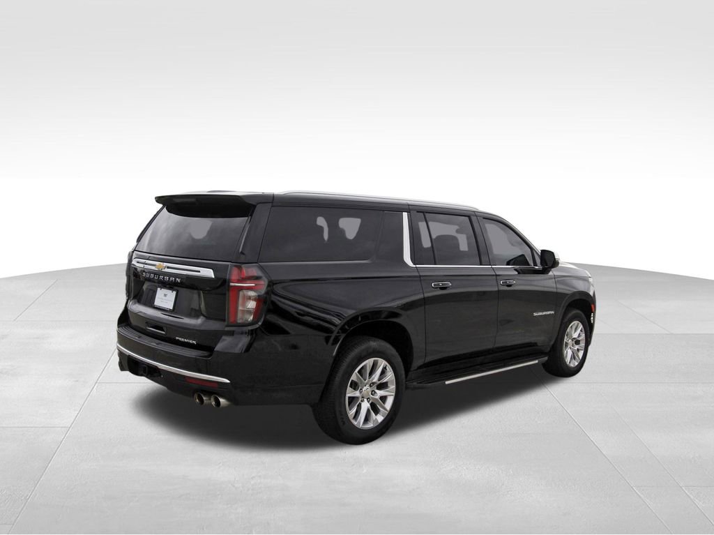 Used 2024 Chevrolet Suburban Premier RWD image 4