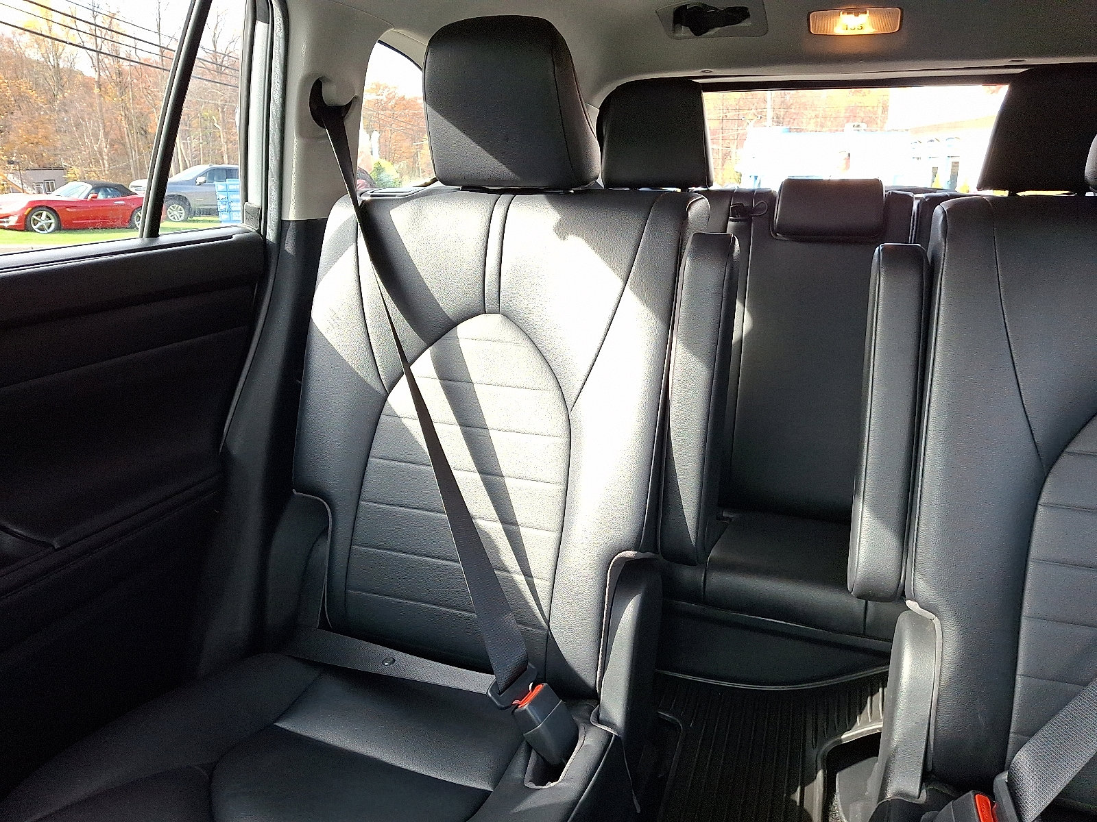 Used 2023 Toyota Highlander XLE image 18