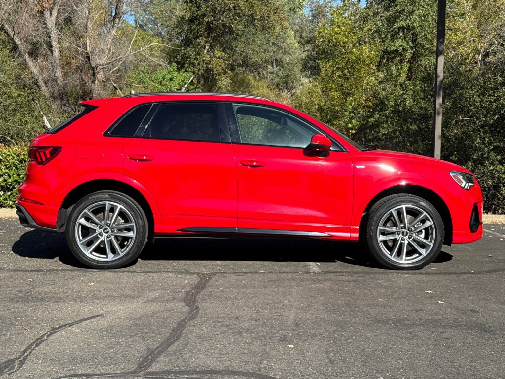 Used 2023 Audi Q3 2.0T Premium AWD/4WD image 4