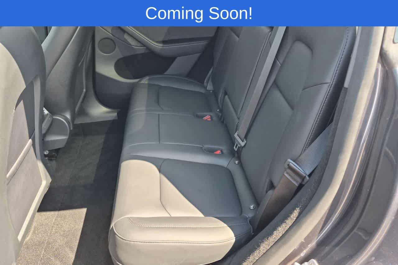 Used 2024 Tesla Model Y Long Range AWD/4WD image 19