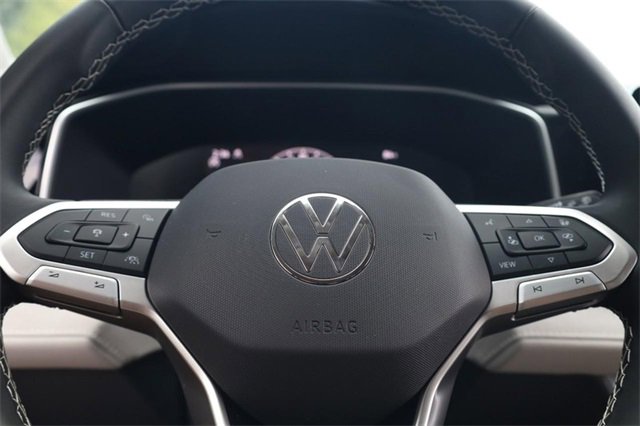 New 2025 Volkswagen Taos SE image 9