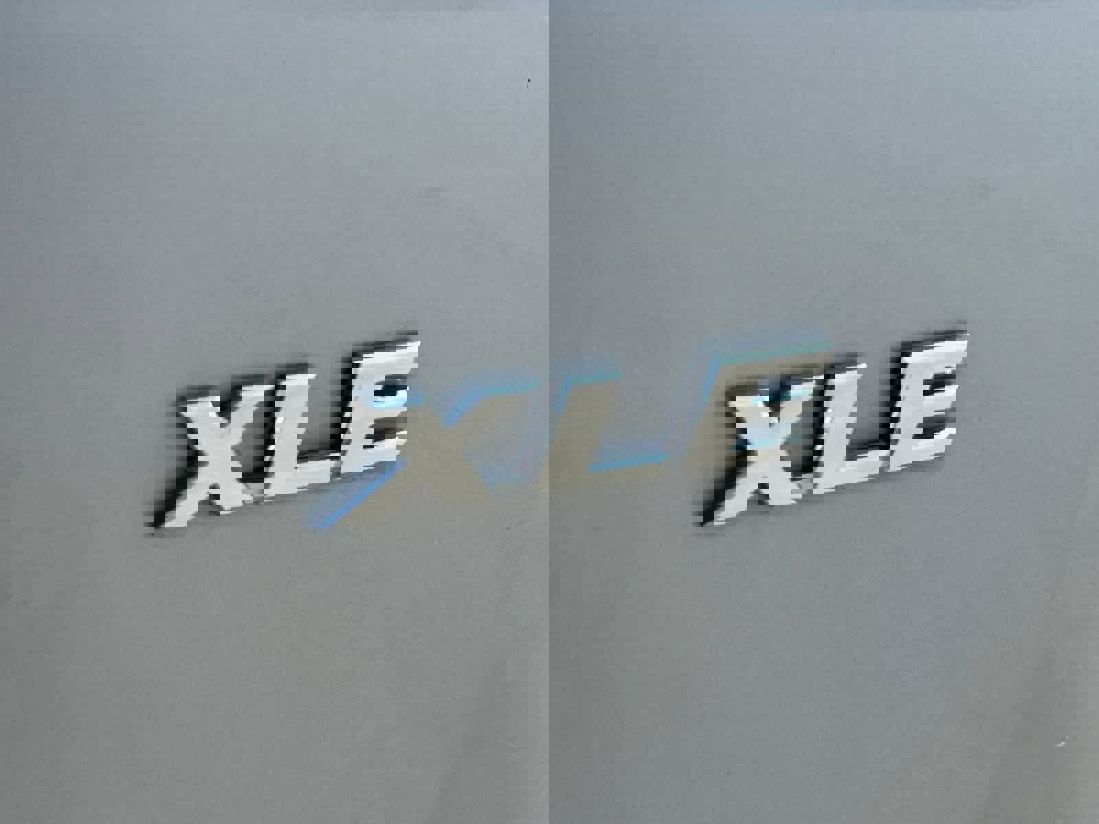 Used 2018 Toyota RAV4 XLE image 28