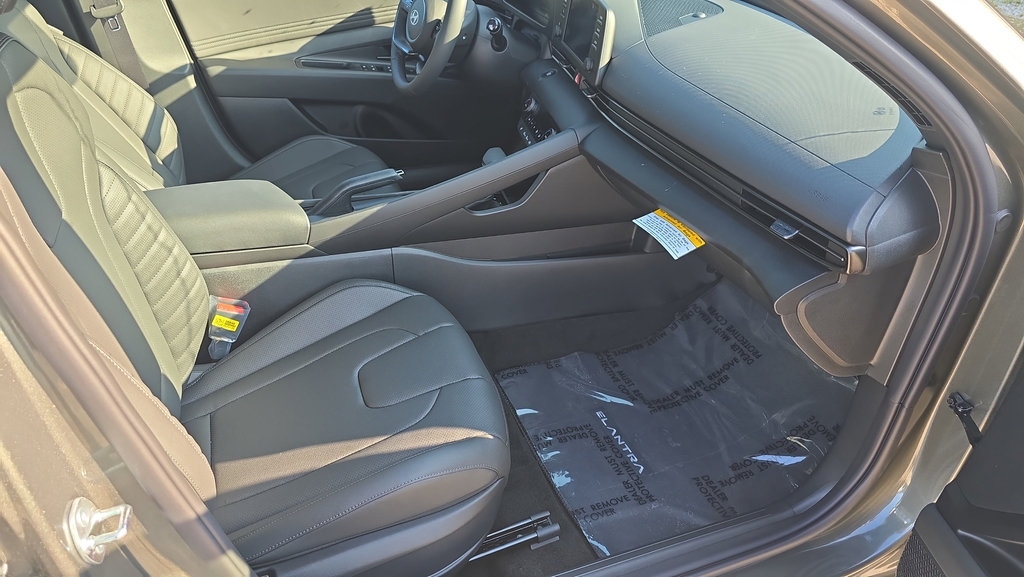 New 2026 Hyundai Elantra SEL Sport FWD image 14