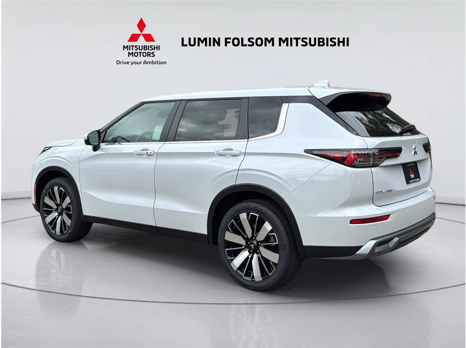 New 2026 Mitsubishi Outlander SE AWD/4WD image 3