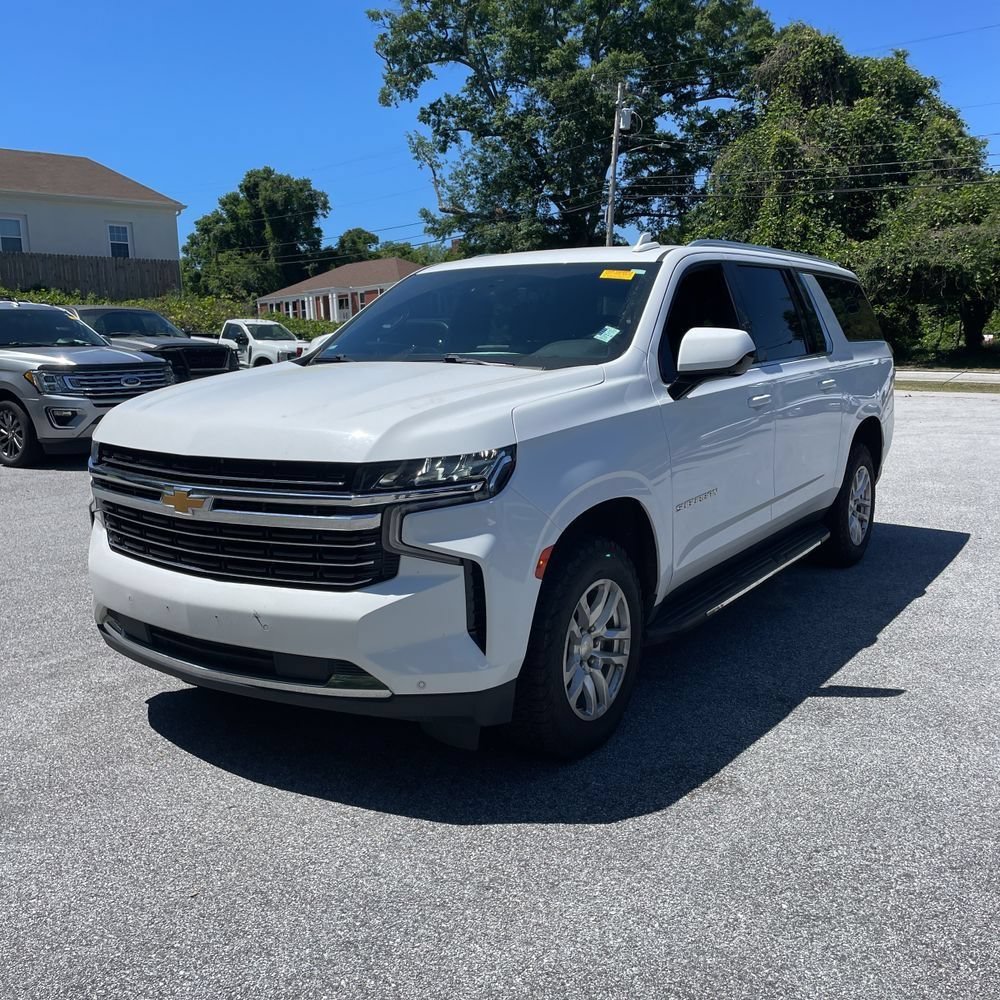 Used 2022 Chevrolet Suburban LT AWD/4WD image 2