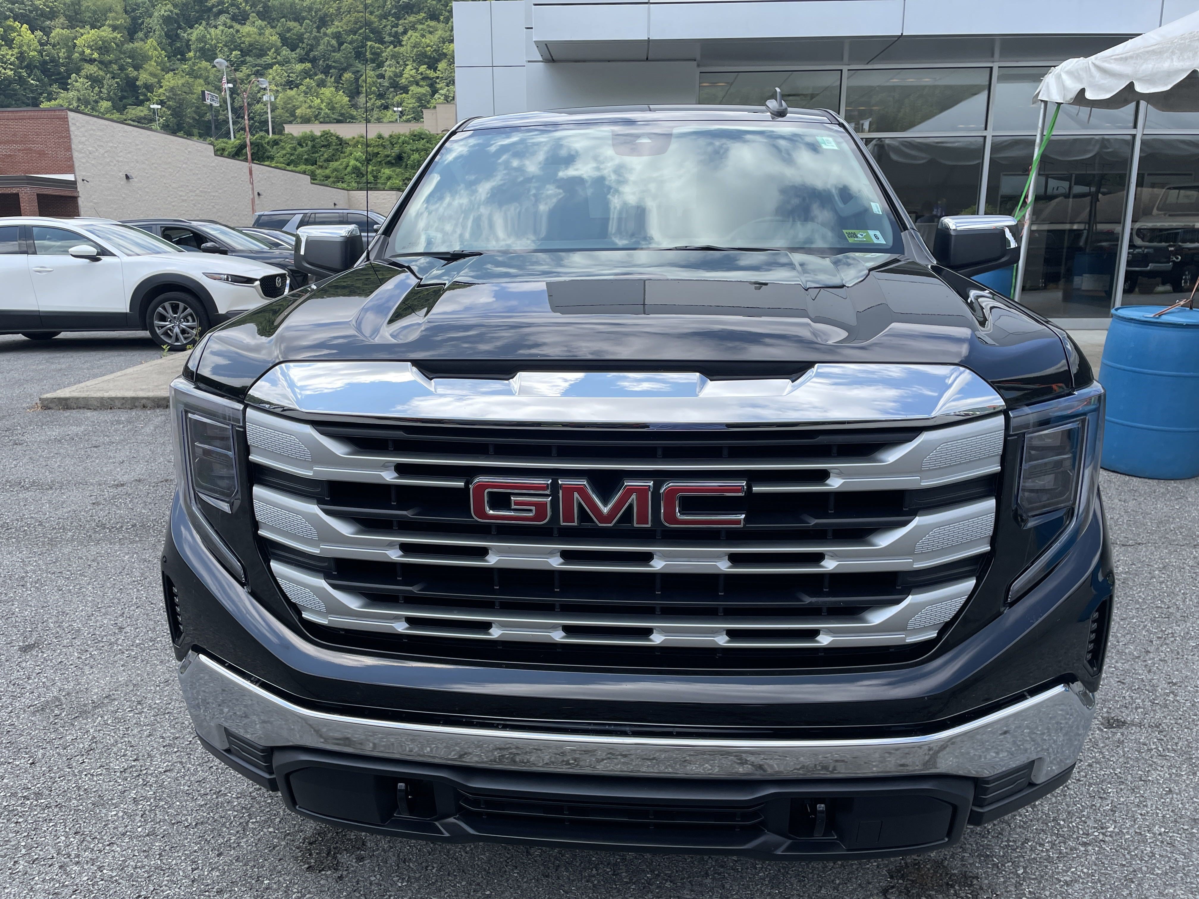 Used 2024 GMC Sierra 1500 SLE AWD/4WD image 8