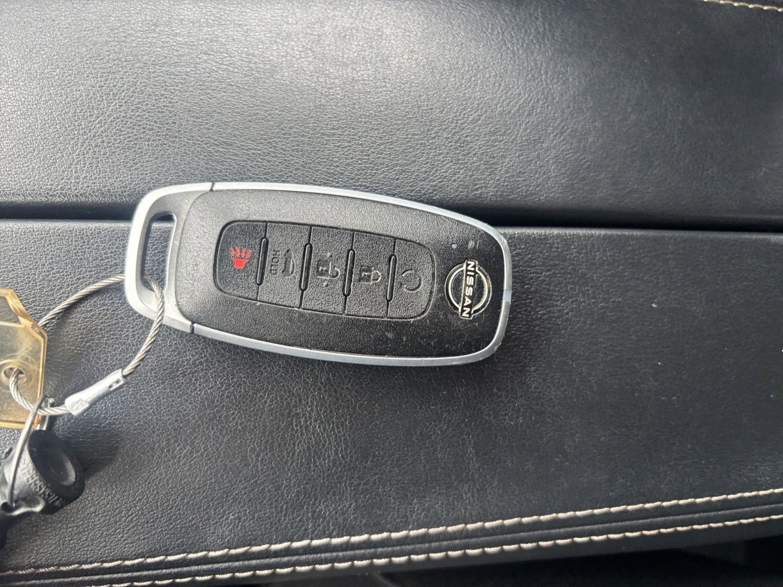 Used 2025 Nissan Rogue SV FWD image 21