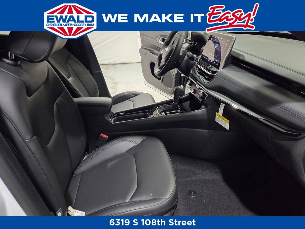 New 2026 Jeep Compass Limited image 9