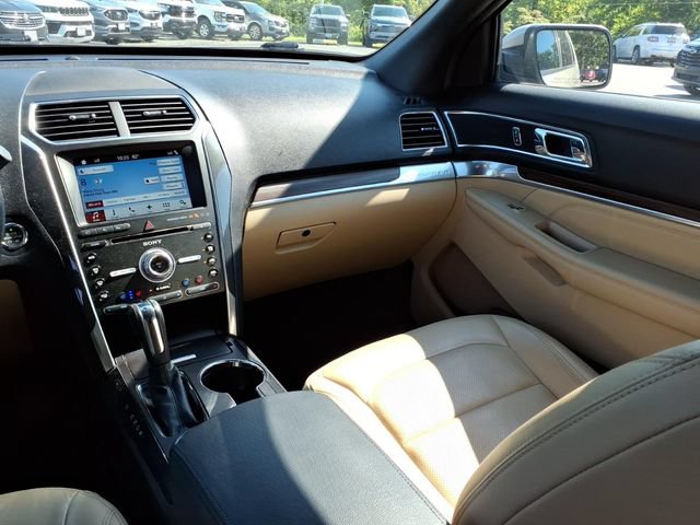 Used 2017 Ford Explorer Limited w/ Equipment Group 301A FWD image 25