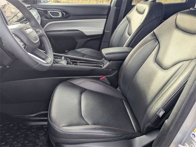 Used 2024 Jeep Compass Limited image 10