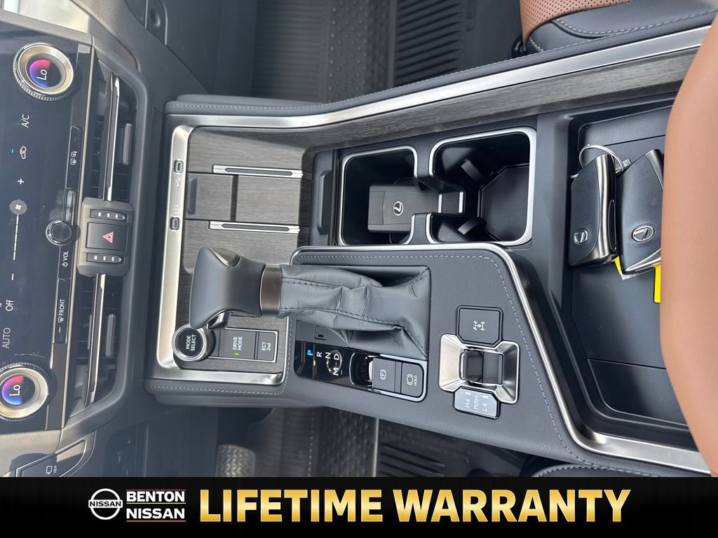 Used 2026 Lexus GX 550 w/ Accessory Package (2T) image 15