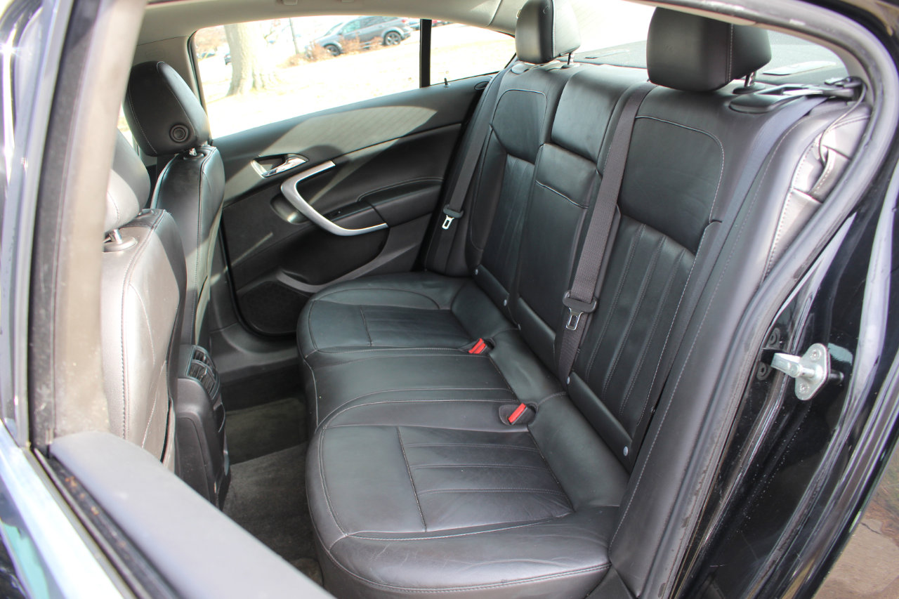 Used 2012 Buick Regal Leather image 32