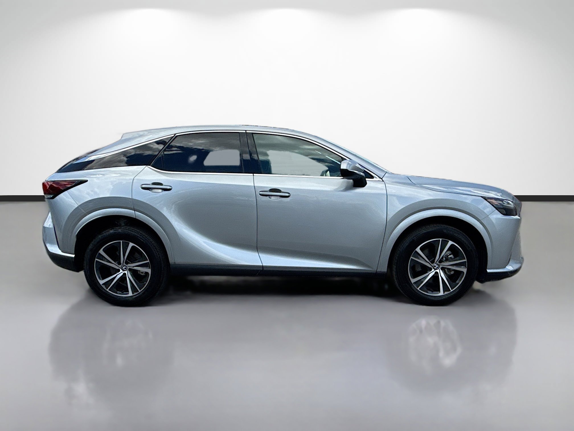 Used 2024 Lexus RX 350 FWD w/ Technology Package image 2