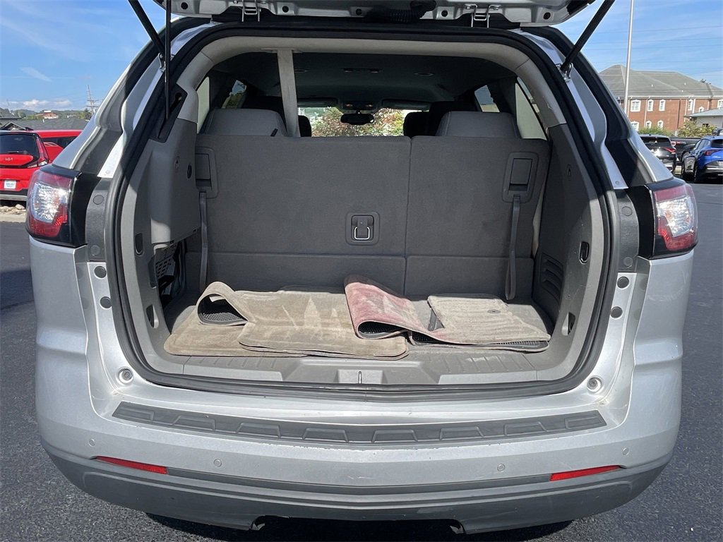 Used 2017 Chevrolet Traverse LT image 36