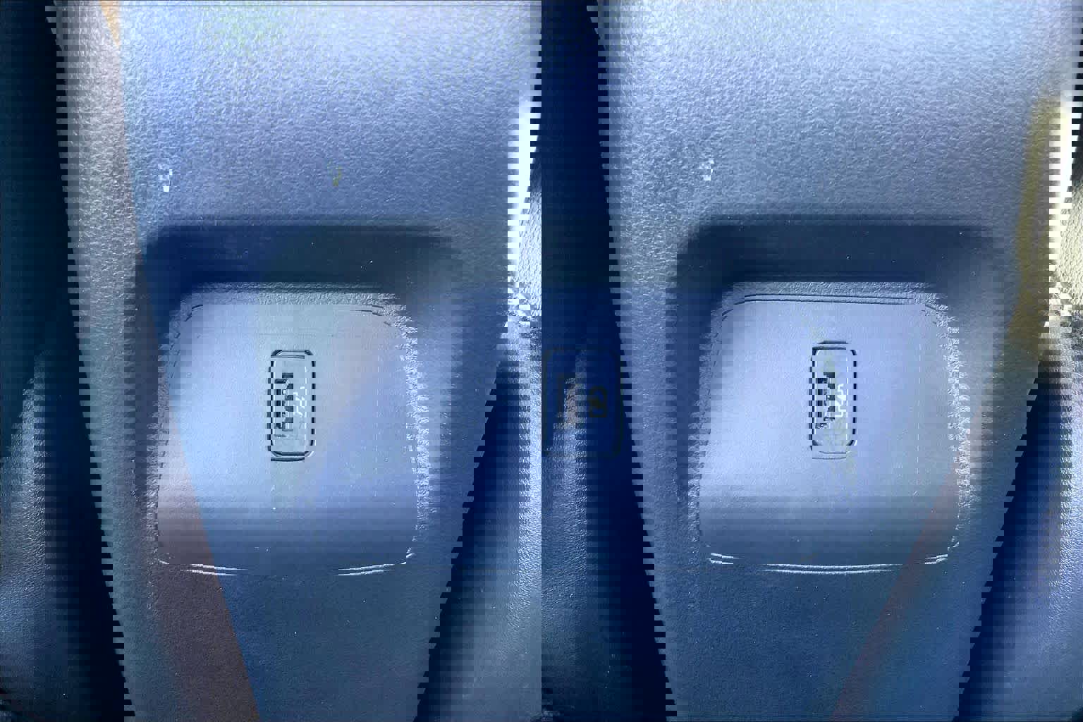 Used 2023 Nissan Sentra SV w/ SV Premium Package image 33